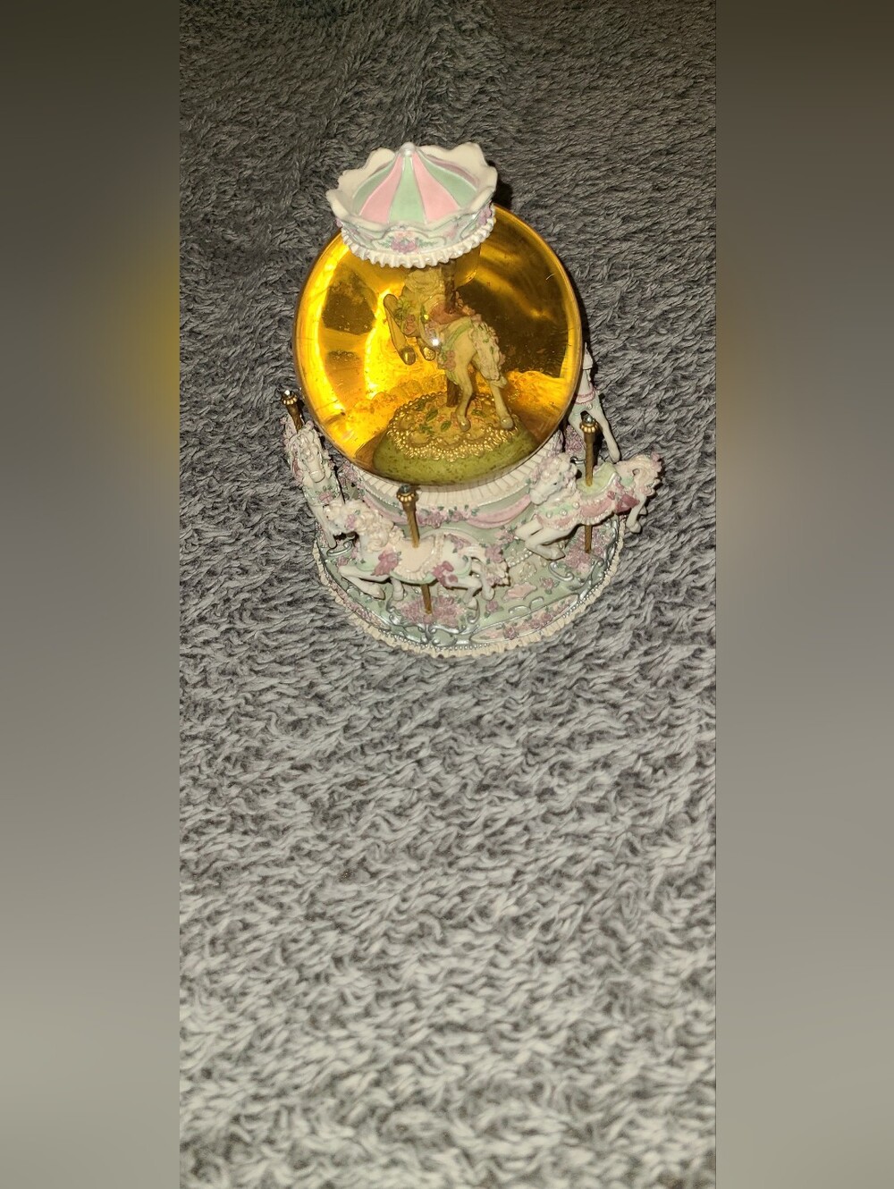 Snow Globe Merry Go Round Carousel Horses Music Working